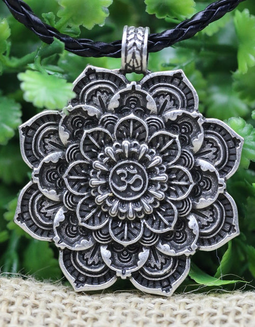 Load image into Gallery viewer, Amulet Yoga Jewelry Mandala
