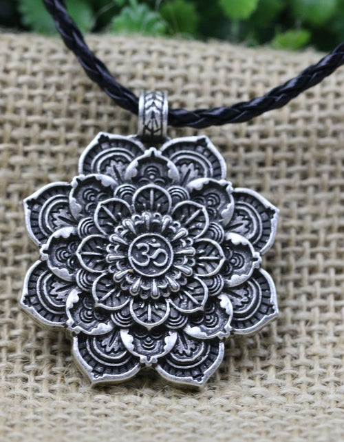 Load image into Gallery viewer, Amulet Yoga Jewelry Mandala
